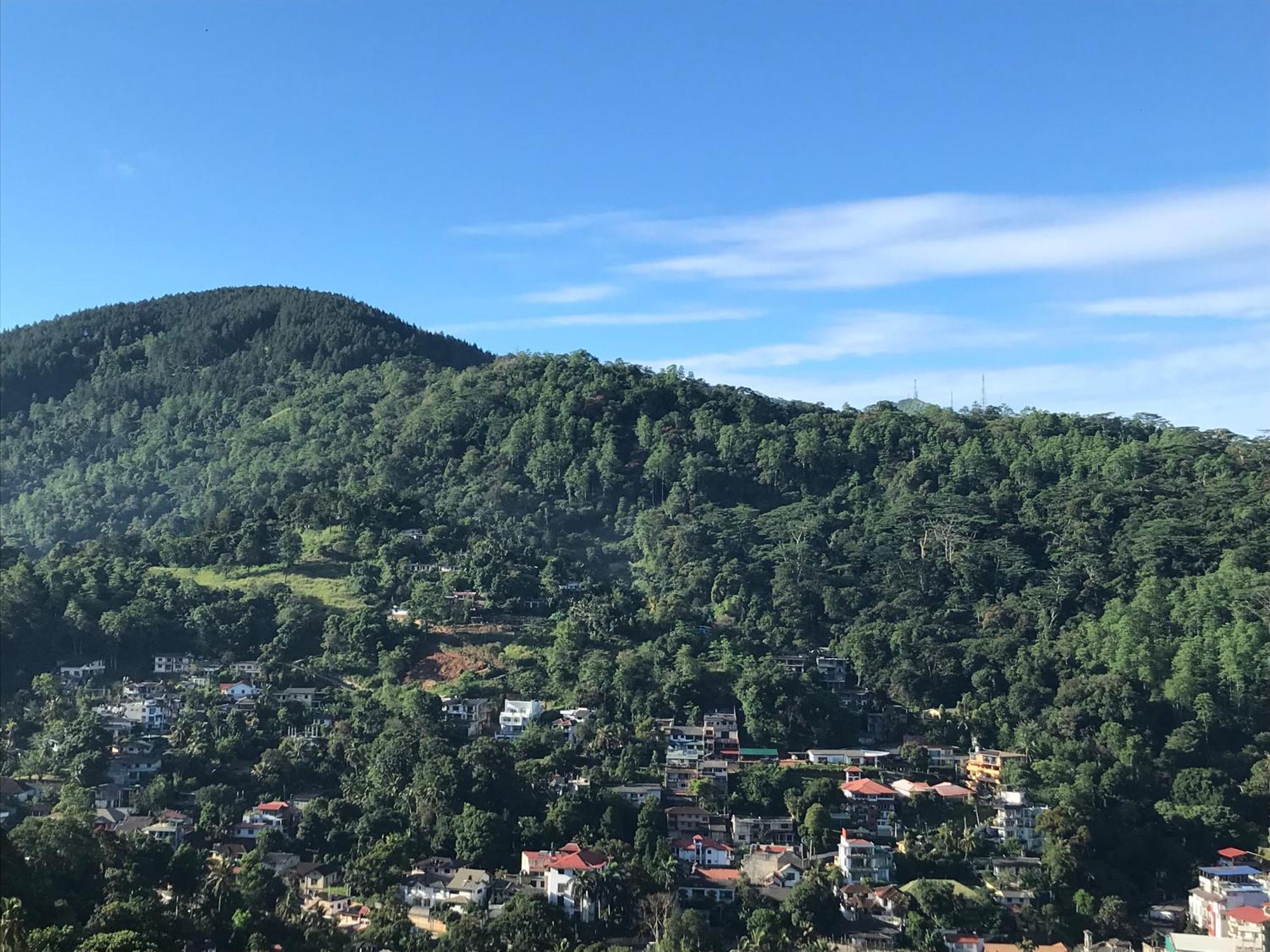 Отель Mountain View Канди Экстерьер фото